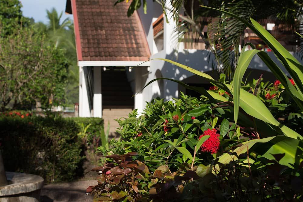 Cảnh ngoài trời