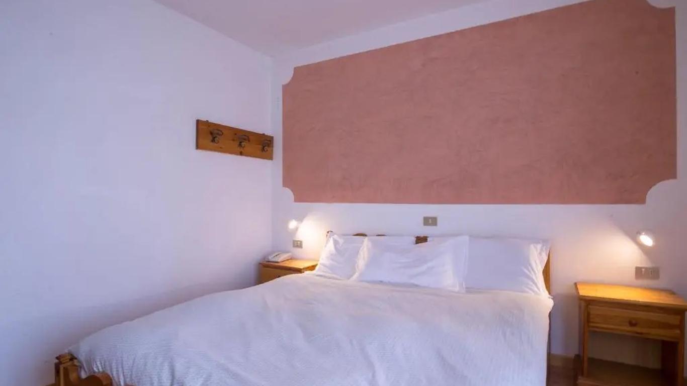 Hotel Lares