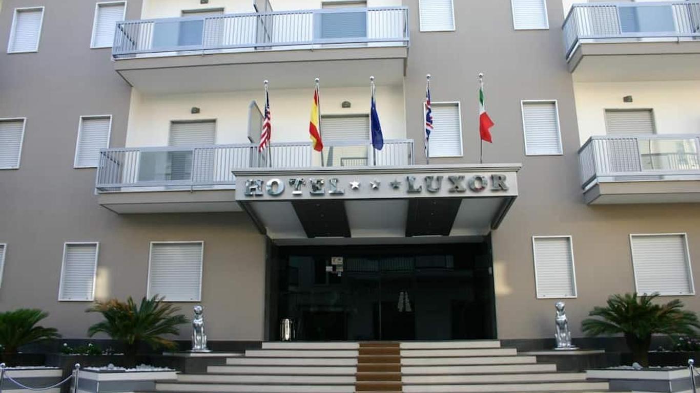 Hotel Luxor