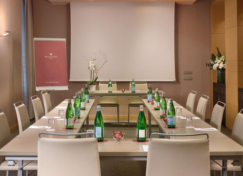 Conference room Ảnh