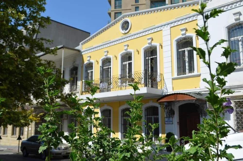 Cảnh ngoài trời