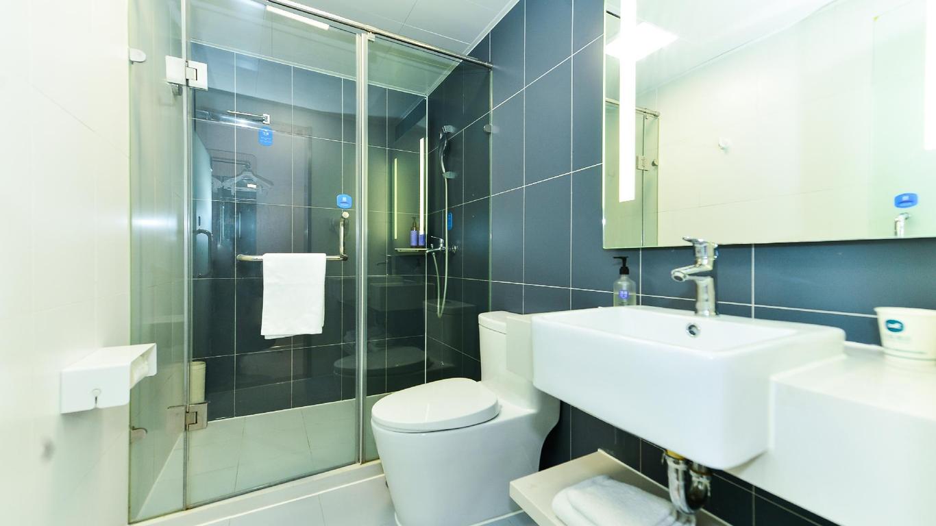 Hanting Hotel Shanghai Changjiang Nan Road Metro Station