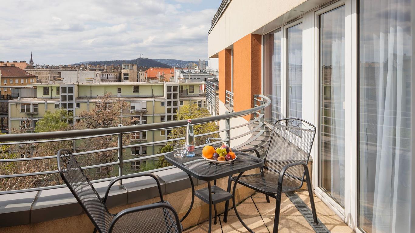 Escala Hotel & Suites