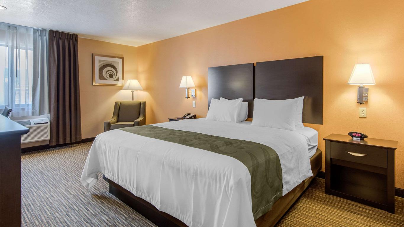 Quality Inn & Suites Albuquerque North near Balloon Fiesta Park