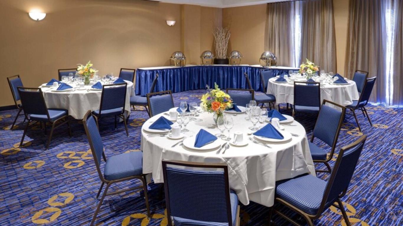 Courtyard by Marriott Charlottesville - University Medical Center