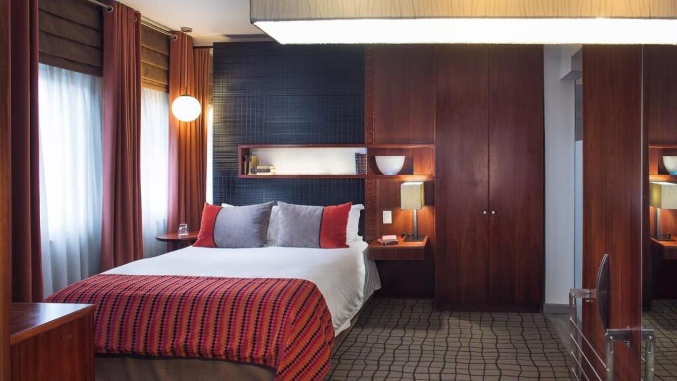Townhouse Hotel