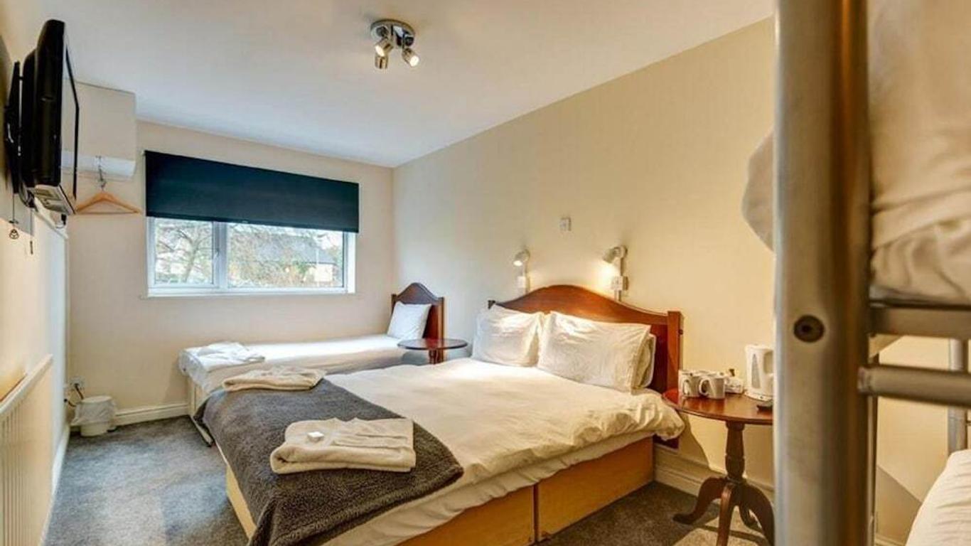 Commodore Hotel