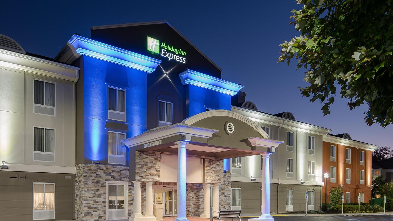 Holiday Inn Express & Suites Philadelphia - Mt. Laurel, An IHG Hotel