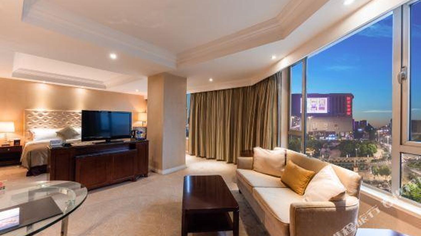 Oriental Jianguo Hotel