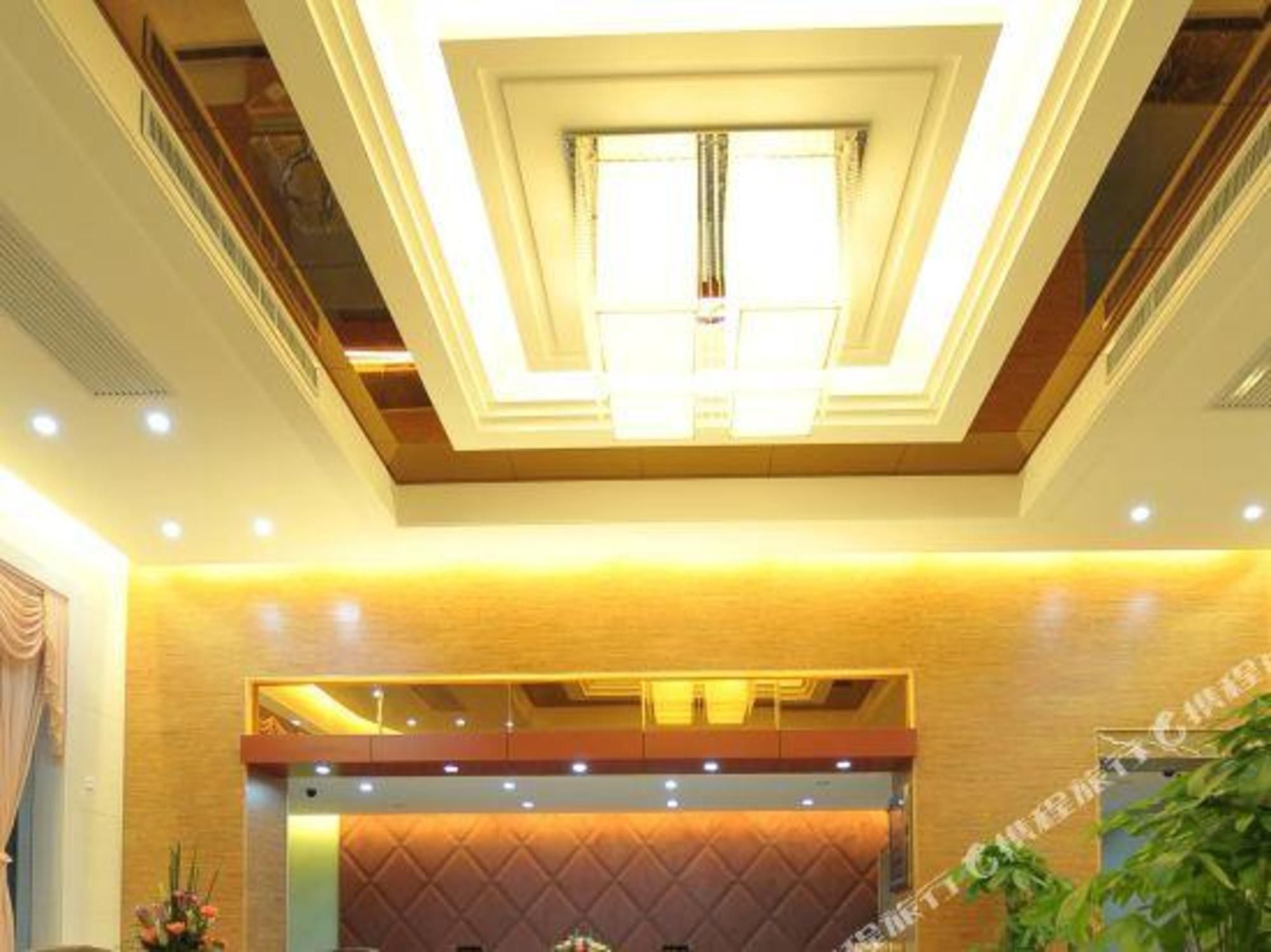 Lễ tân