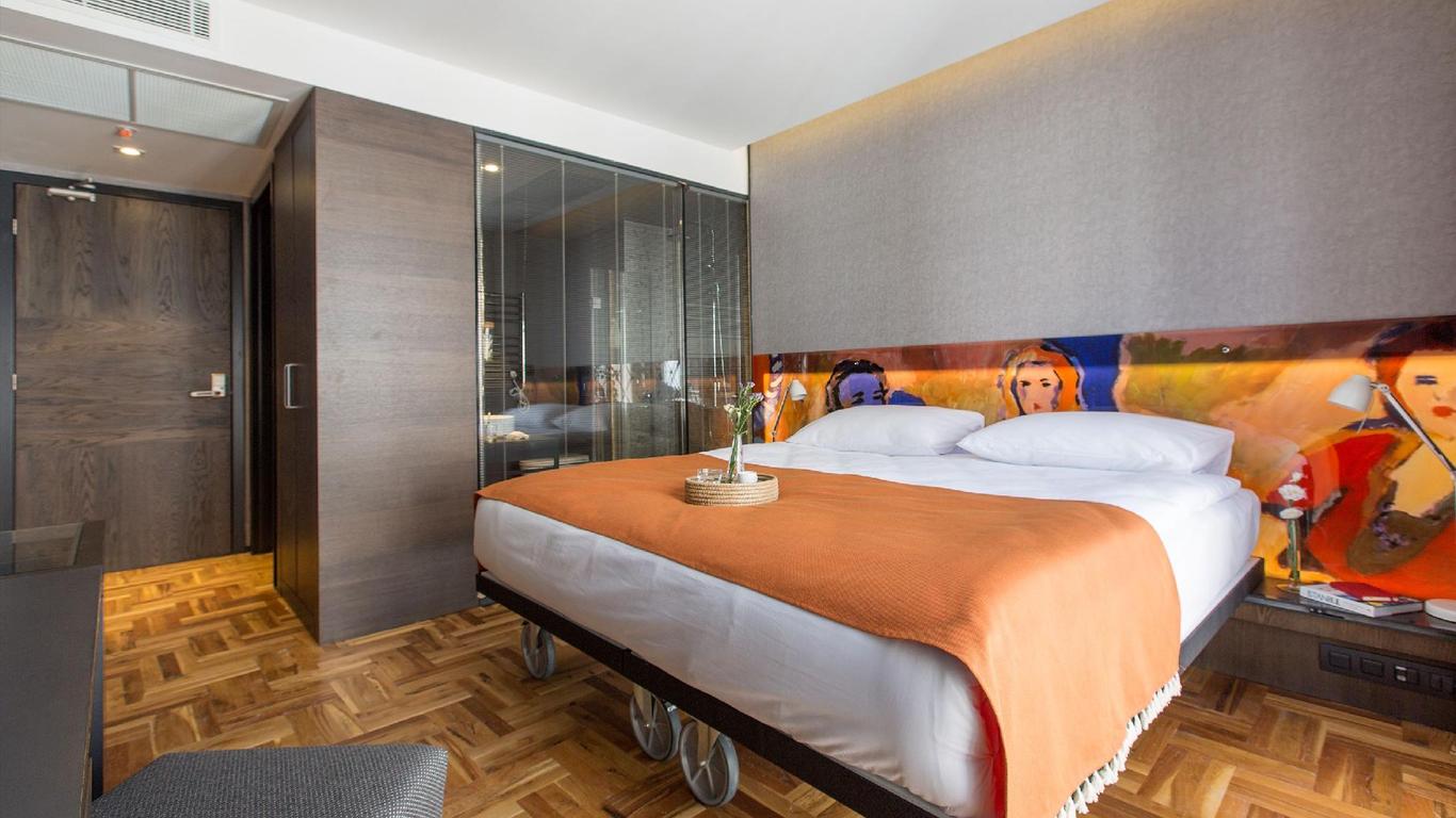 Lampa Design Hotel-Special Category