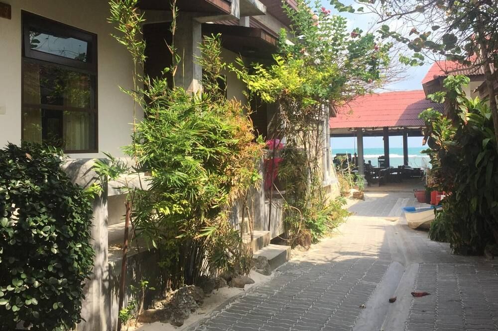 Cảnh ngoài trời