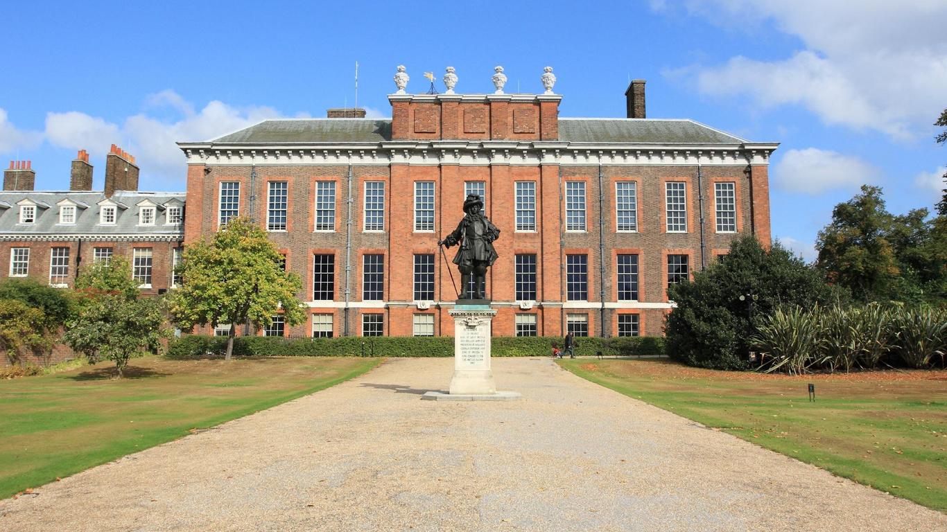 Palace Court Hotel