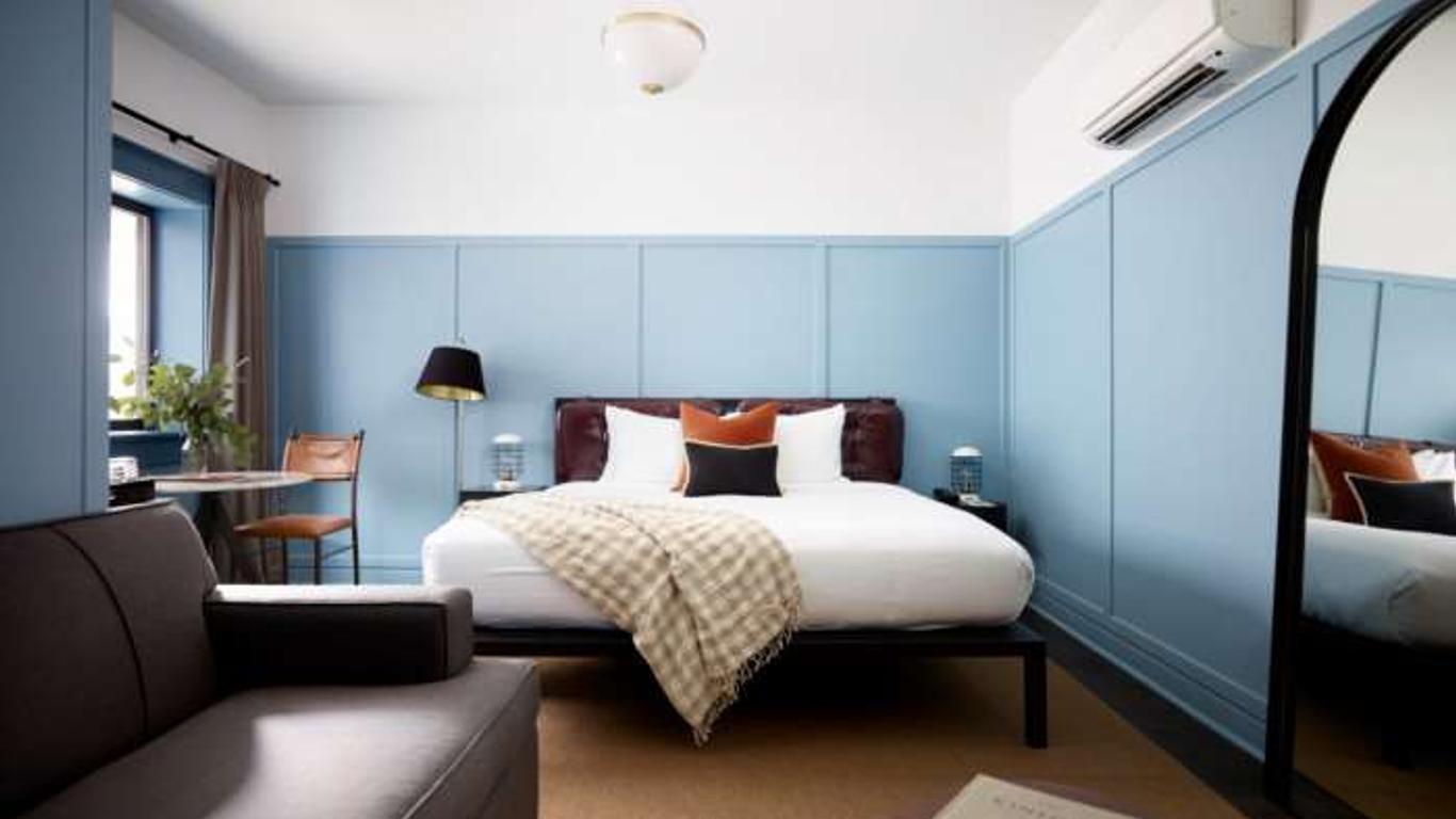 The Chicago Hotel Collection - Wrigleyville