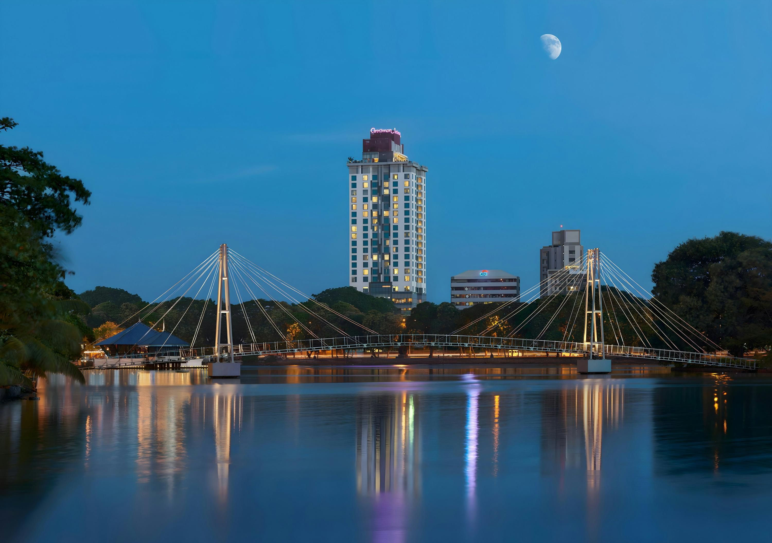 Cảnh ngoài trời