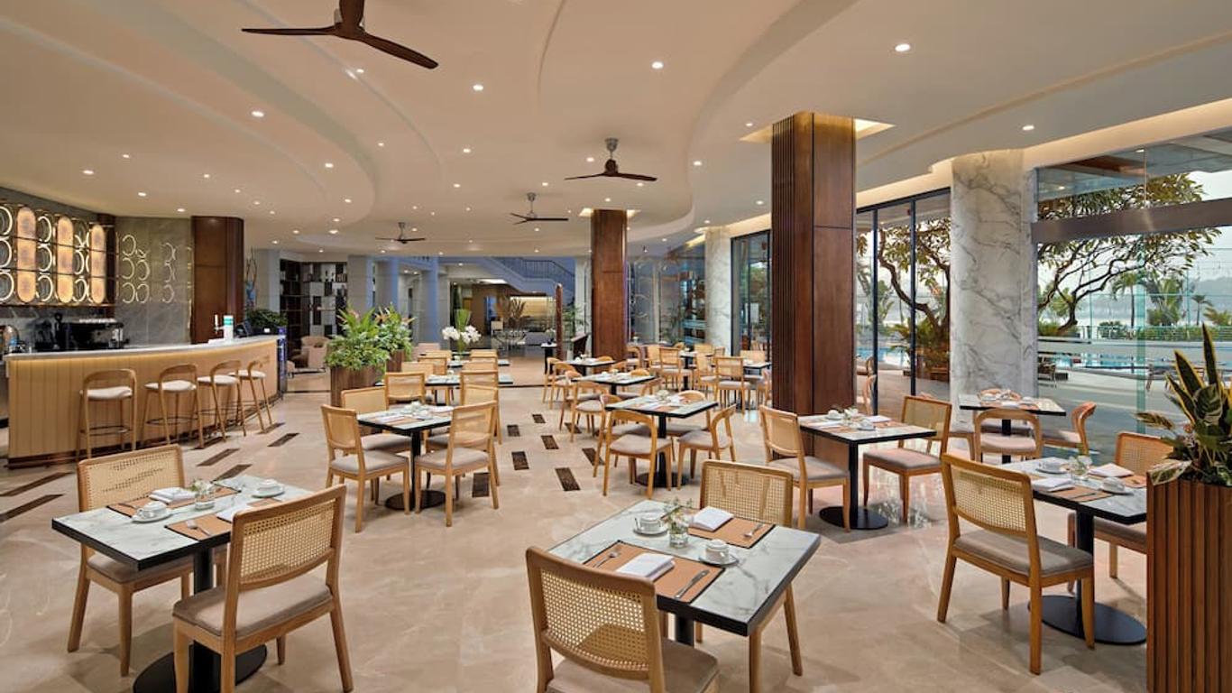 The Hanoi Club Hotel & Lake Palais Residences