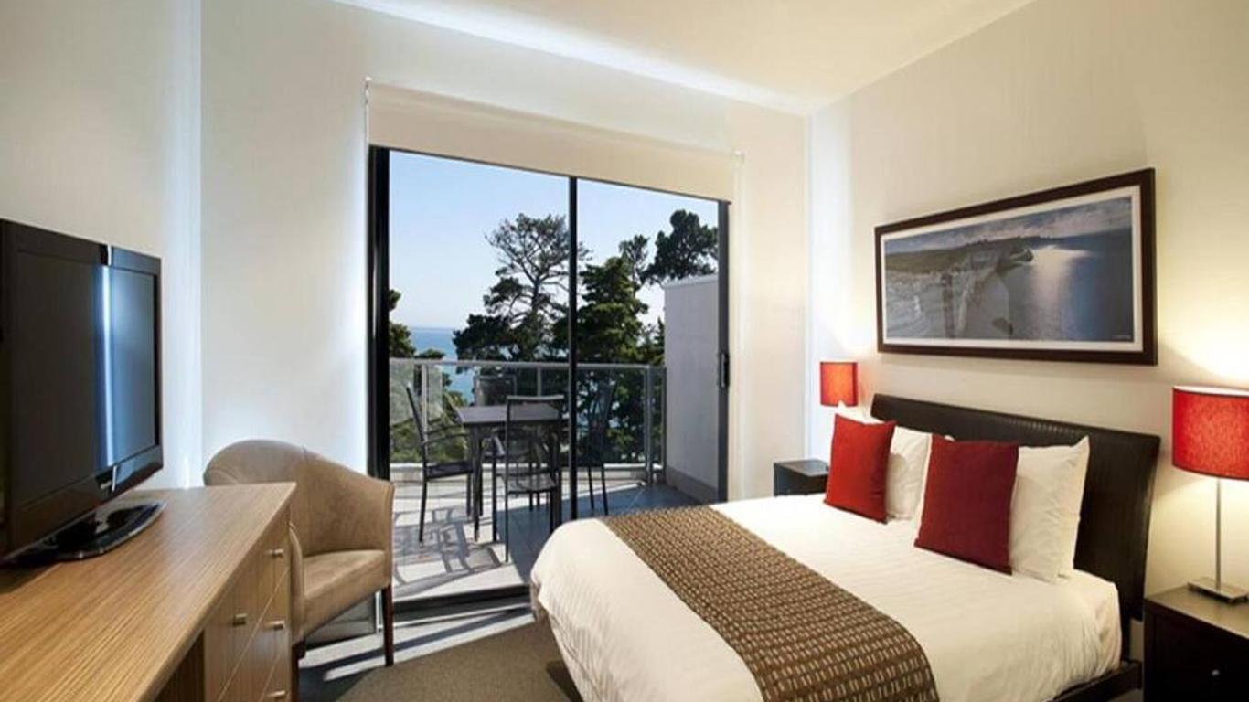 The Waves Apartments