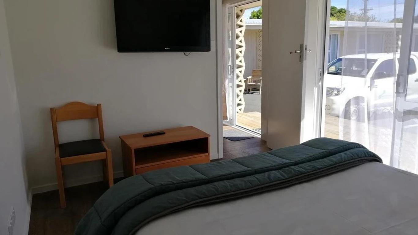 Bayfield Motel and Apartment
