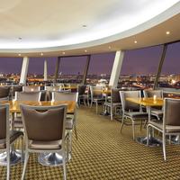 DoubleTree by Hilton Washington DC - Crystal City