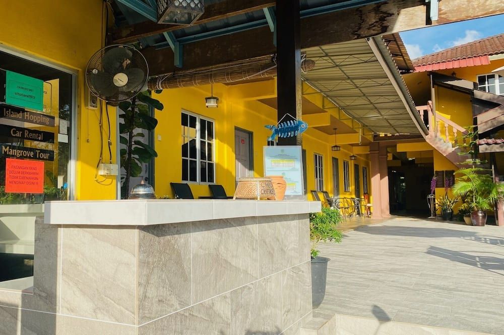 Lễ tân