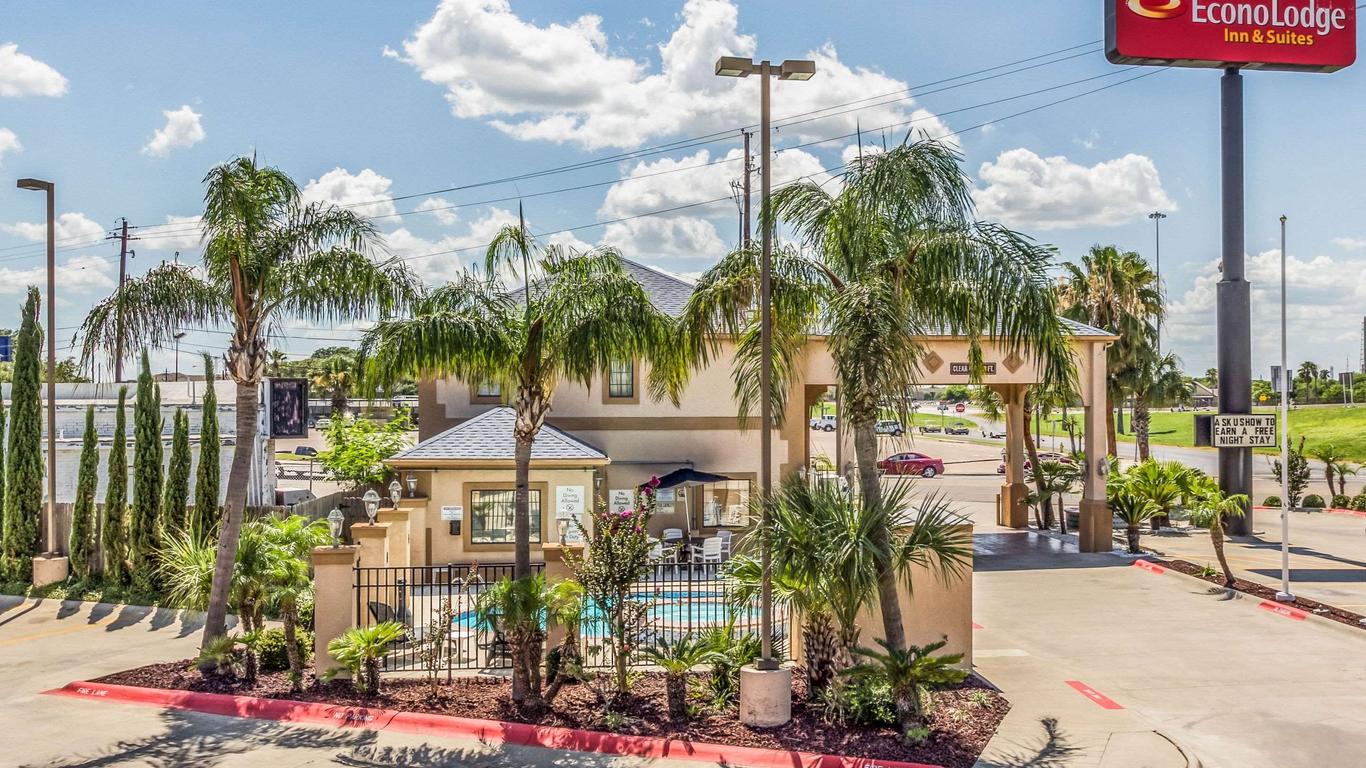 Econo Lodge Inn and Suites Corpus Christi