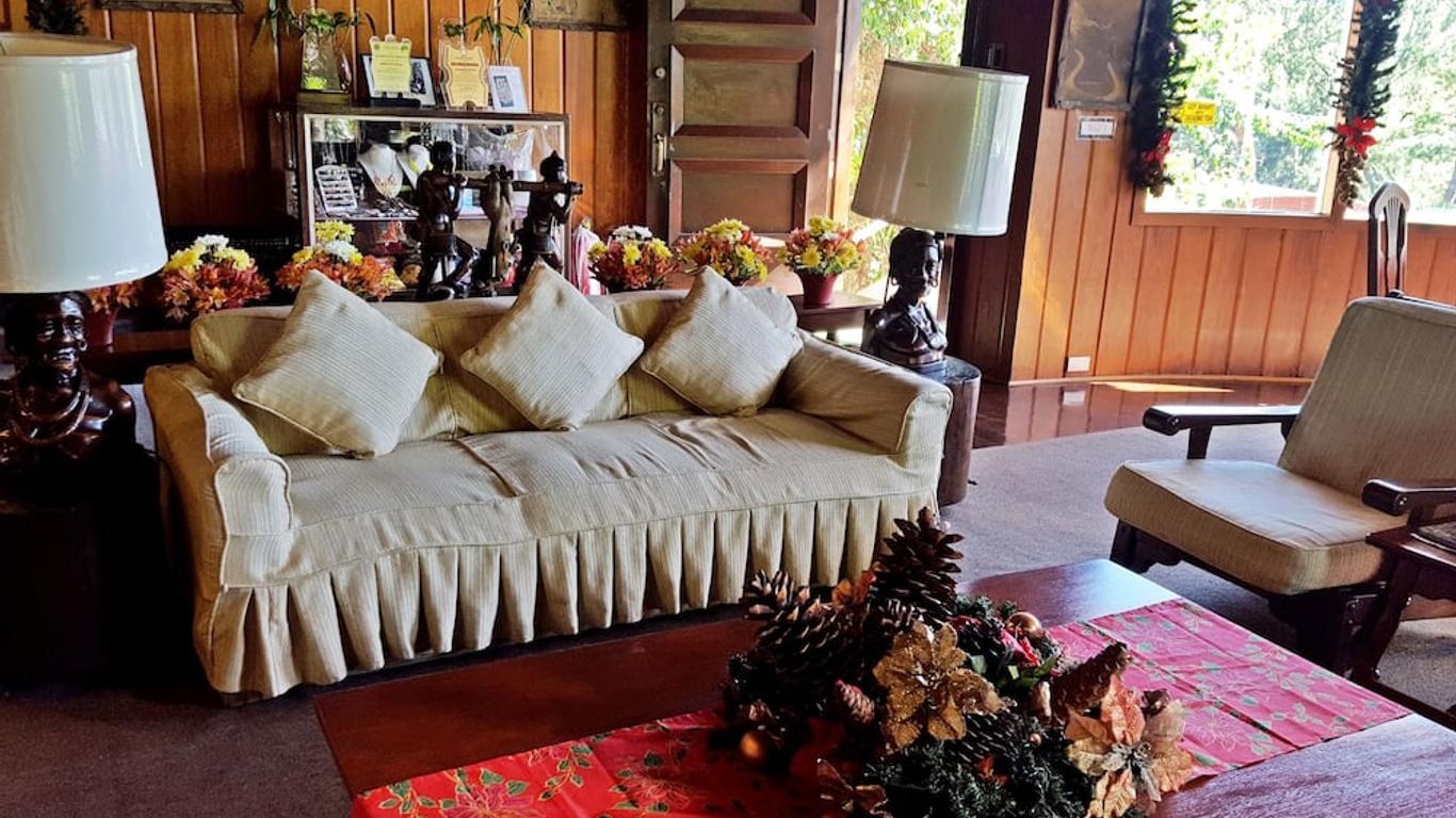 Mountain Lodge Hotel and Restaurant
