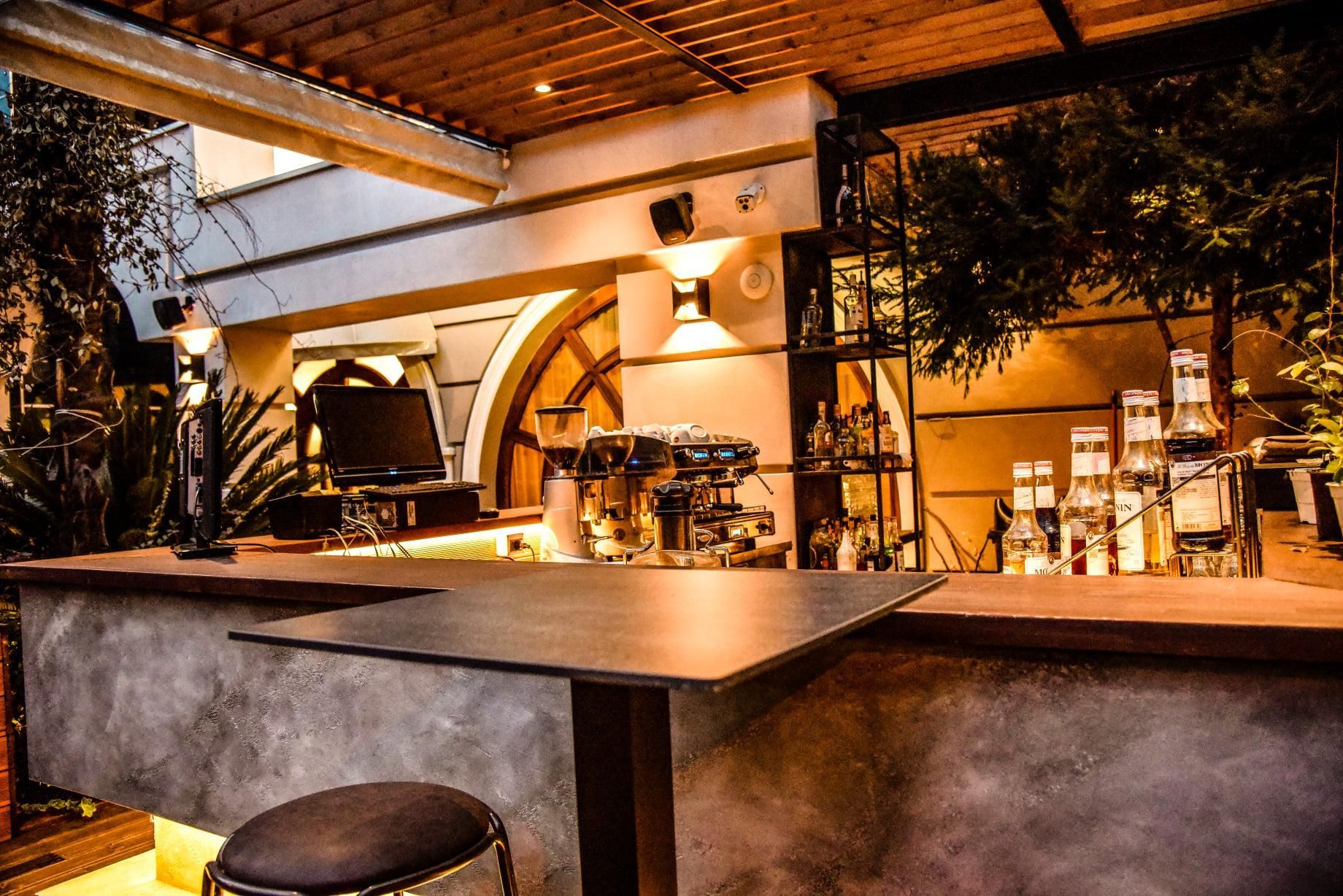 Bar