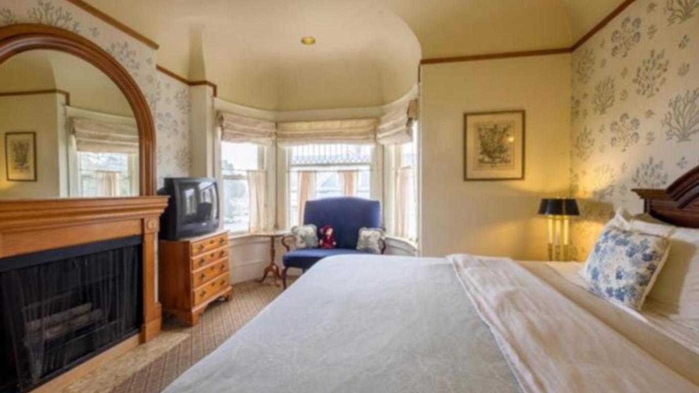 Pacific Grove Inn
