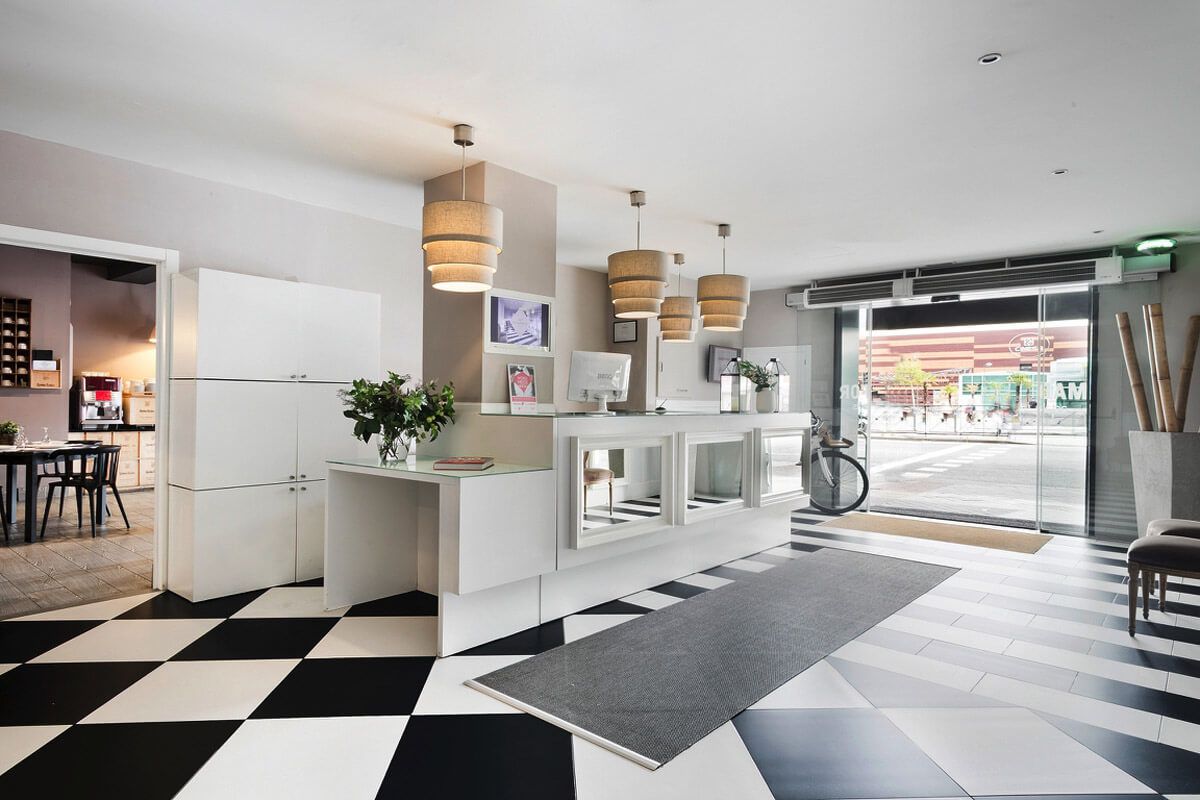 Lễ tân