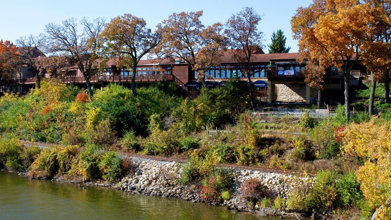 Riverview Inn & Suites, Ascend Hotel Collection